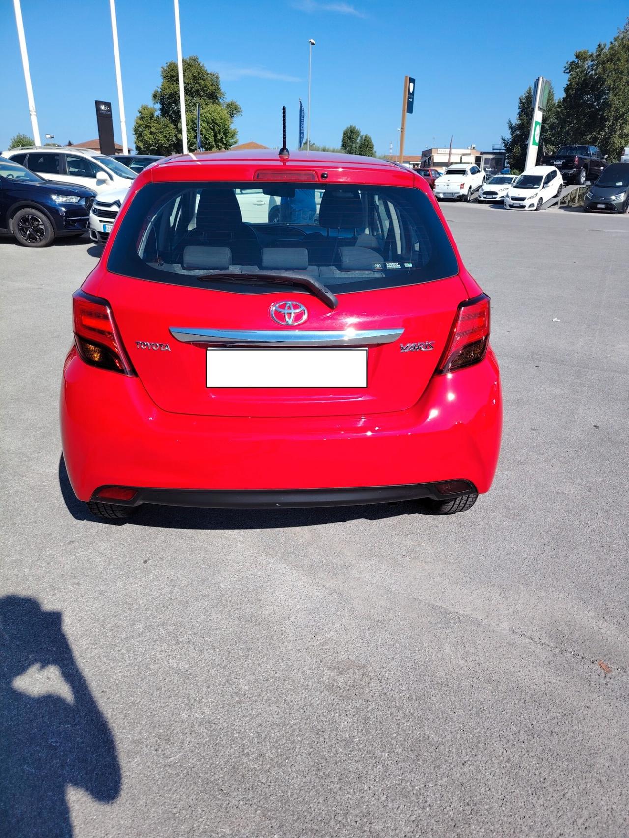 Toyota Yaris 1.0 5 porte Lounge - NEOPATENTATI