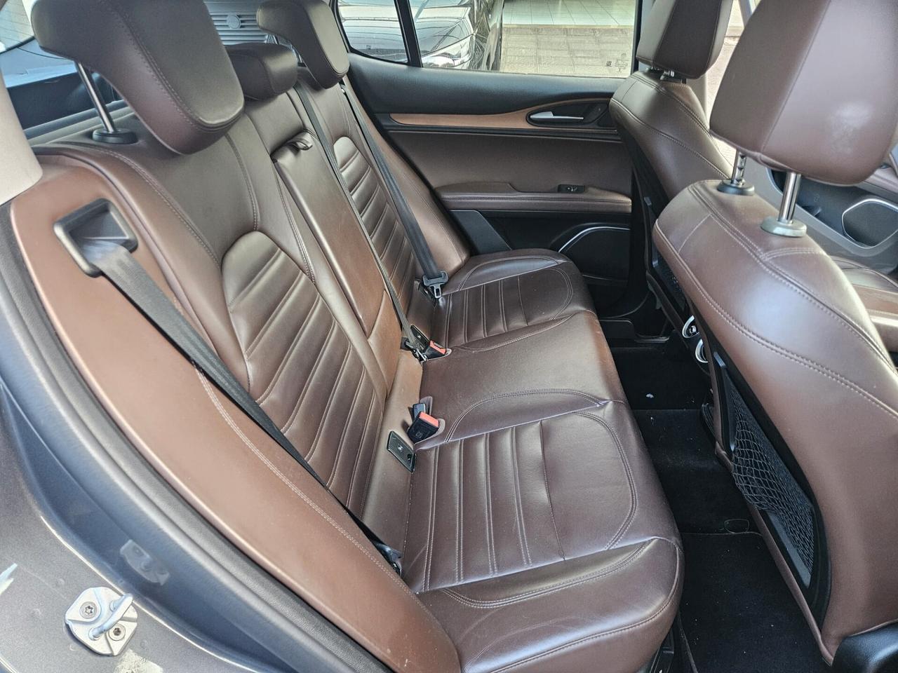 Alfa Romeo Stelvio 2.2 Turbodiesel 210 CV AT8 Q4 Super