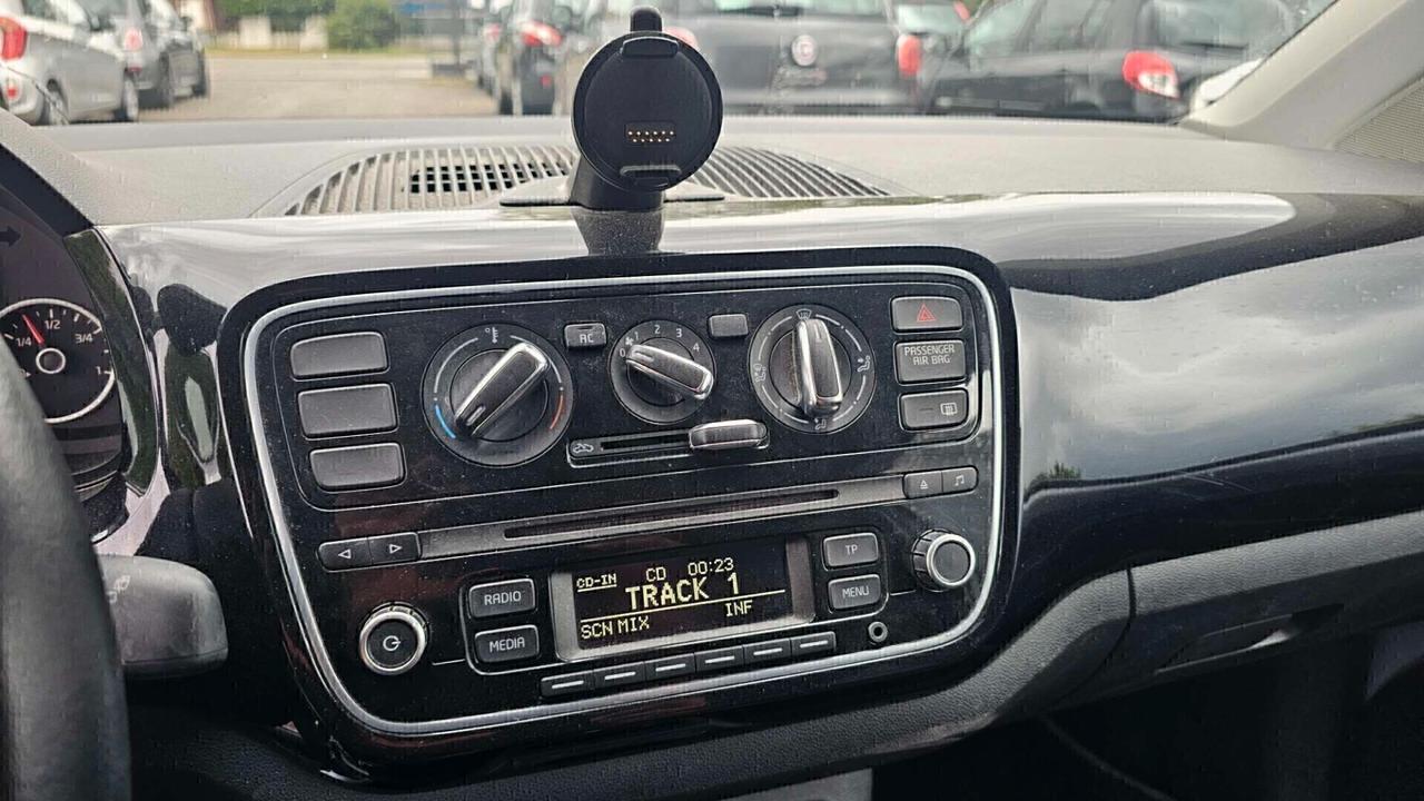 Volkswagen up! 1.0 75 CV 5p. high up! Neopatentati