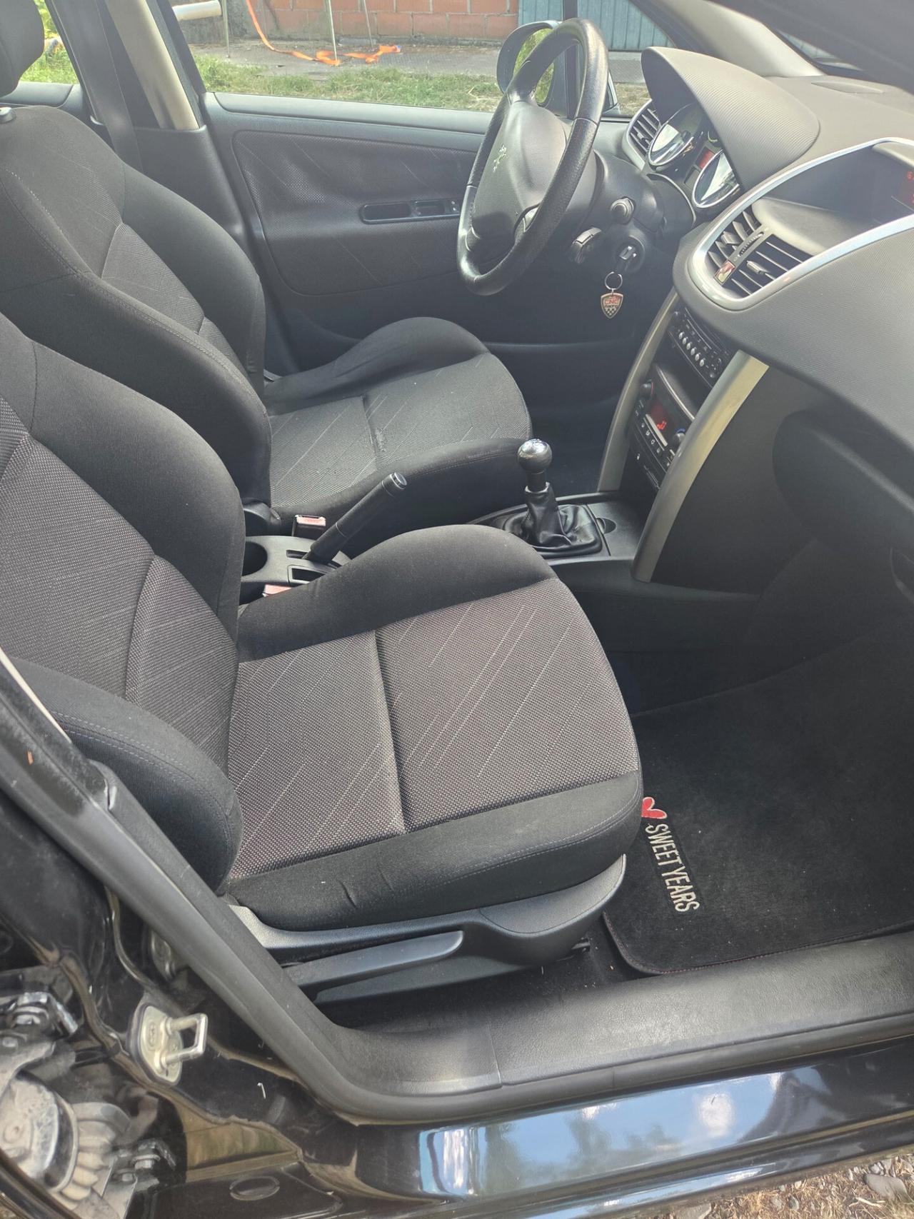 Peugeot 207 1.6 HDi 90CV 5 porte