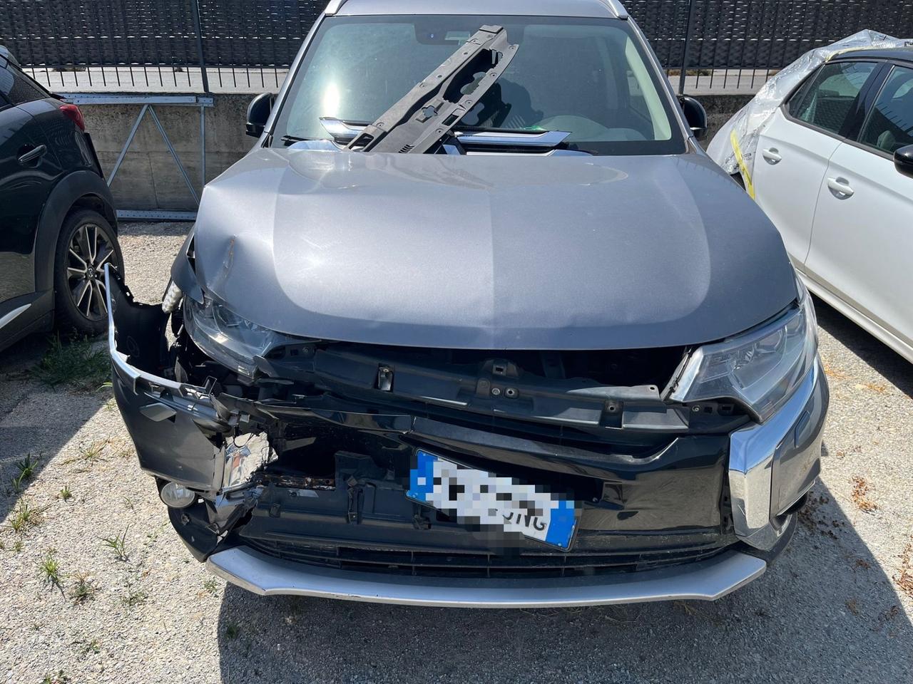 Mitsubishi Outlander 2.2 DI-D 4WD Instyle Plus SDA 7 posti