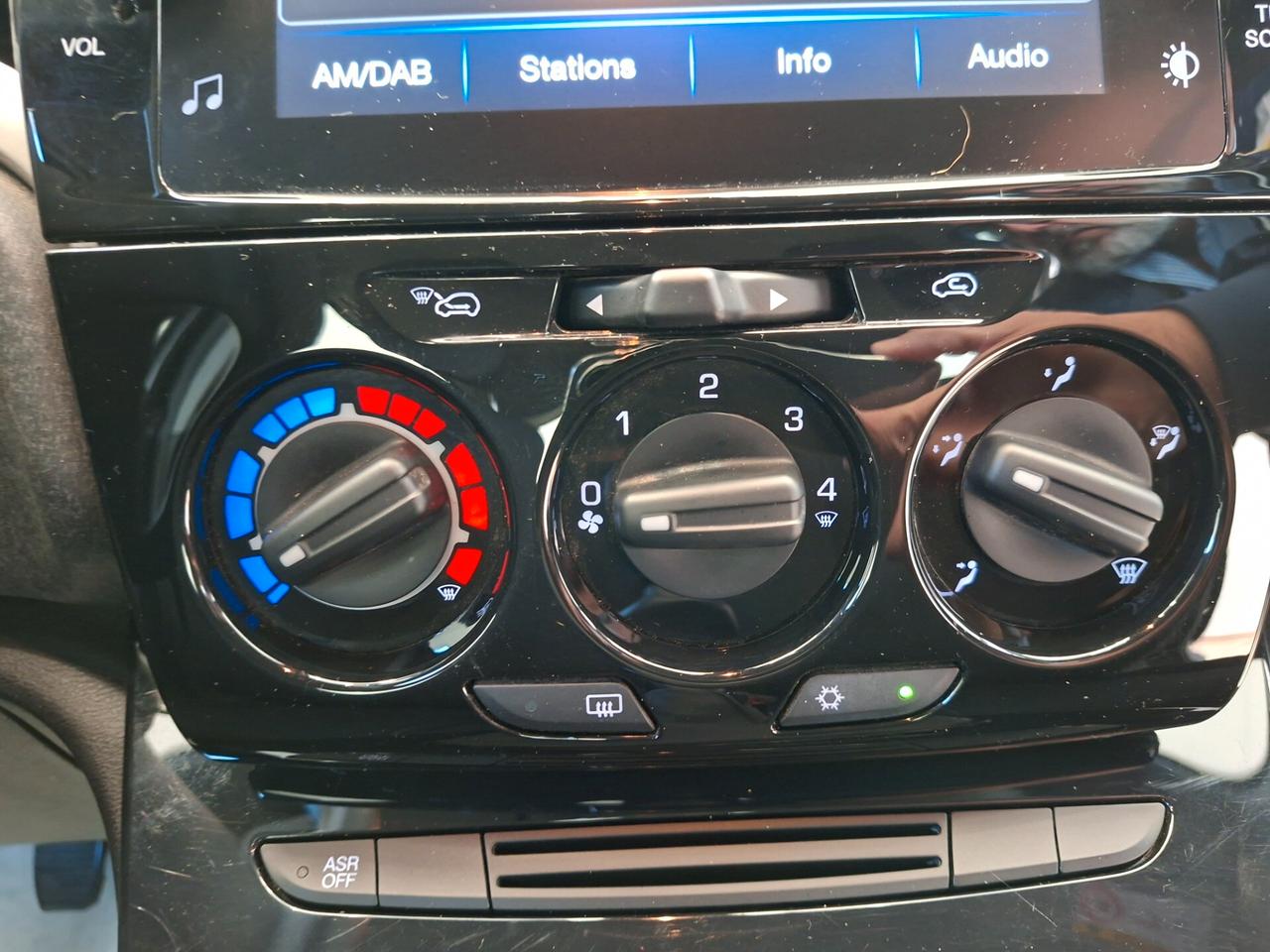 Lancia Ypsilon 1.0 FireFly 5 porte S&S Hybrid Gold