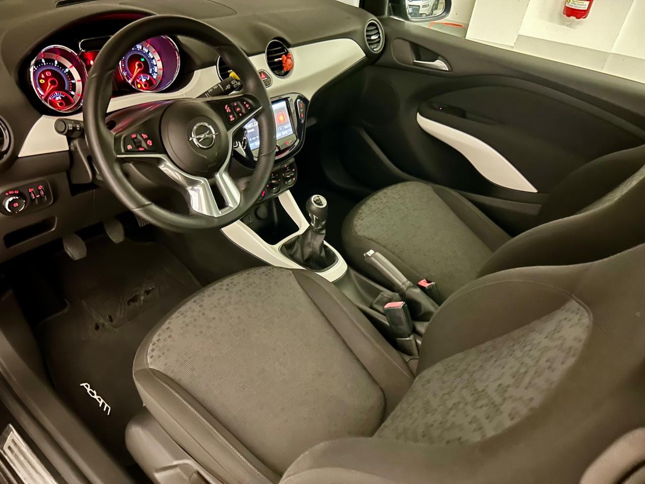 Opel Adam 1.2 70 CV White/Black Link