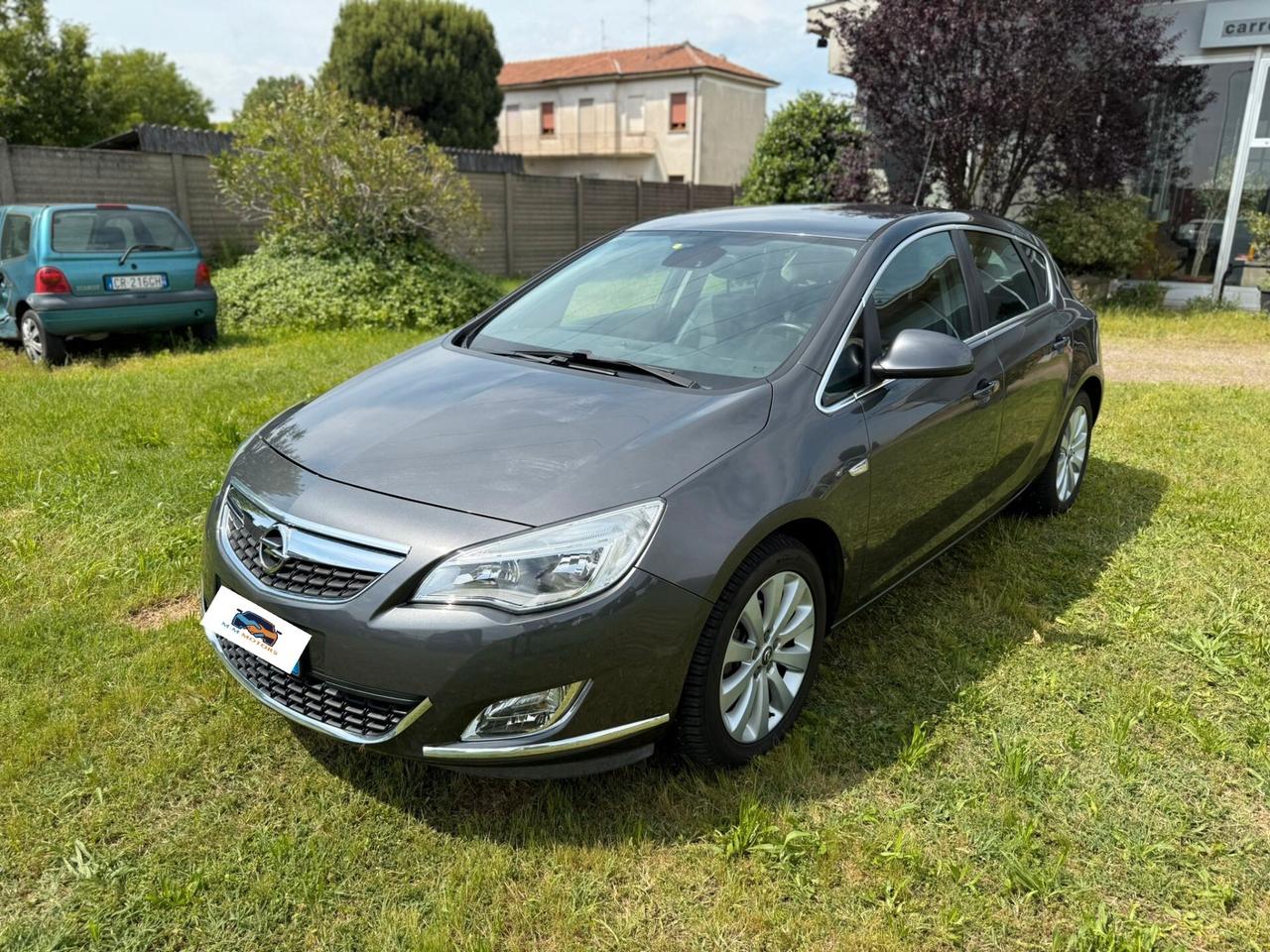 Opel Astra 1.4 5 porte Cosmo NEOPATENTATI