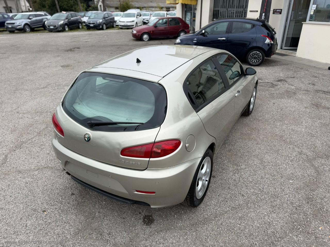 ALFA ROMEO 147 1.6 TS 105CV 5p. Distinctive