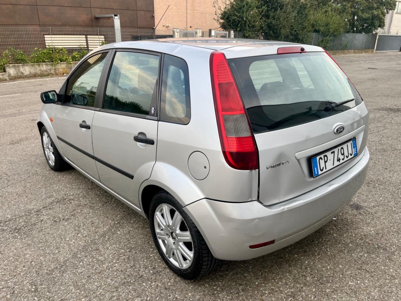 Ford Fiesta 1.2benz 2004 104.000km per neopatentati