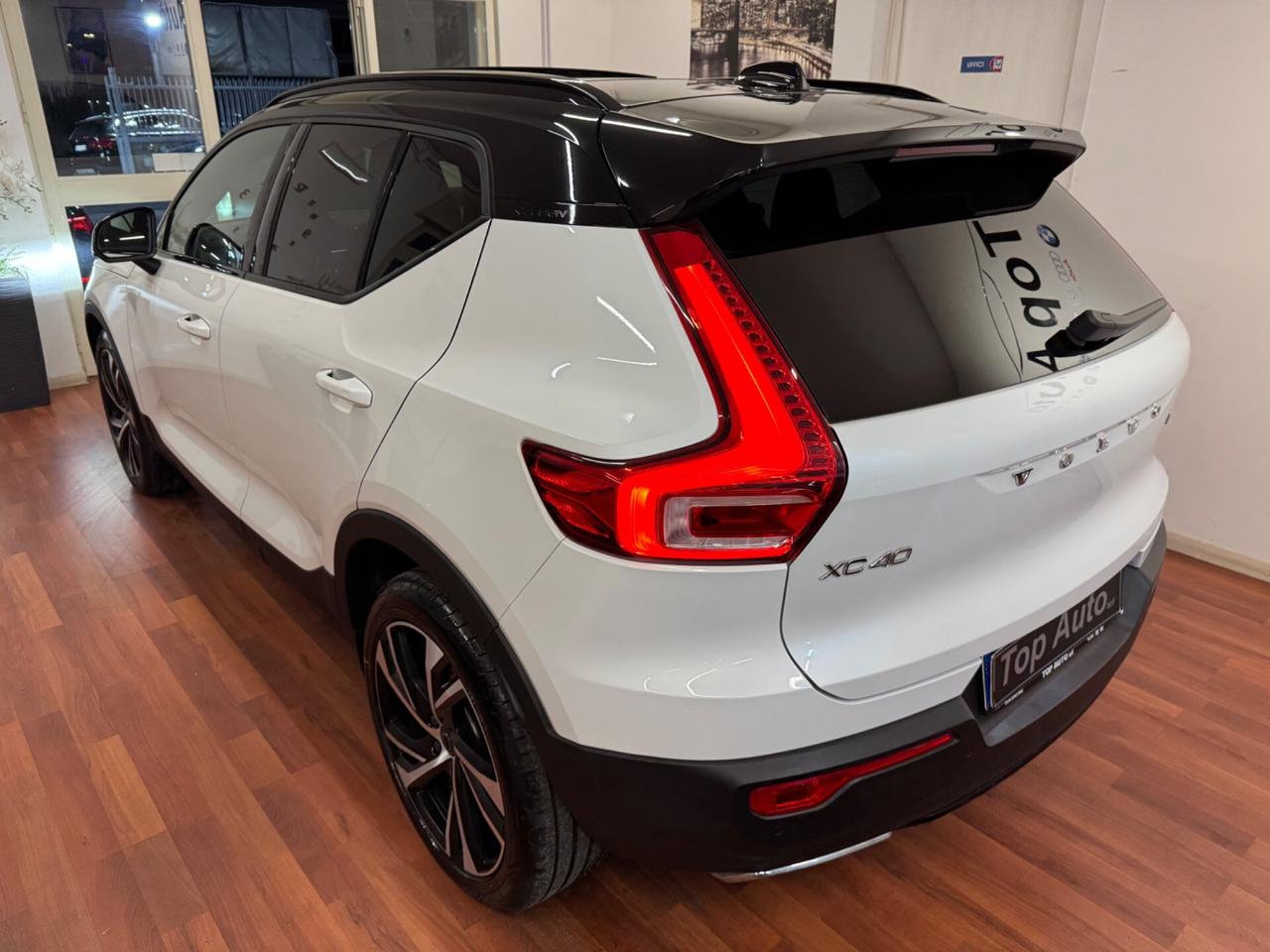 VOLVO XC40 XC 40 D3 GEARTRONIC R DESIGN / TETTO