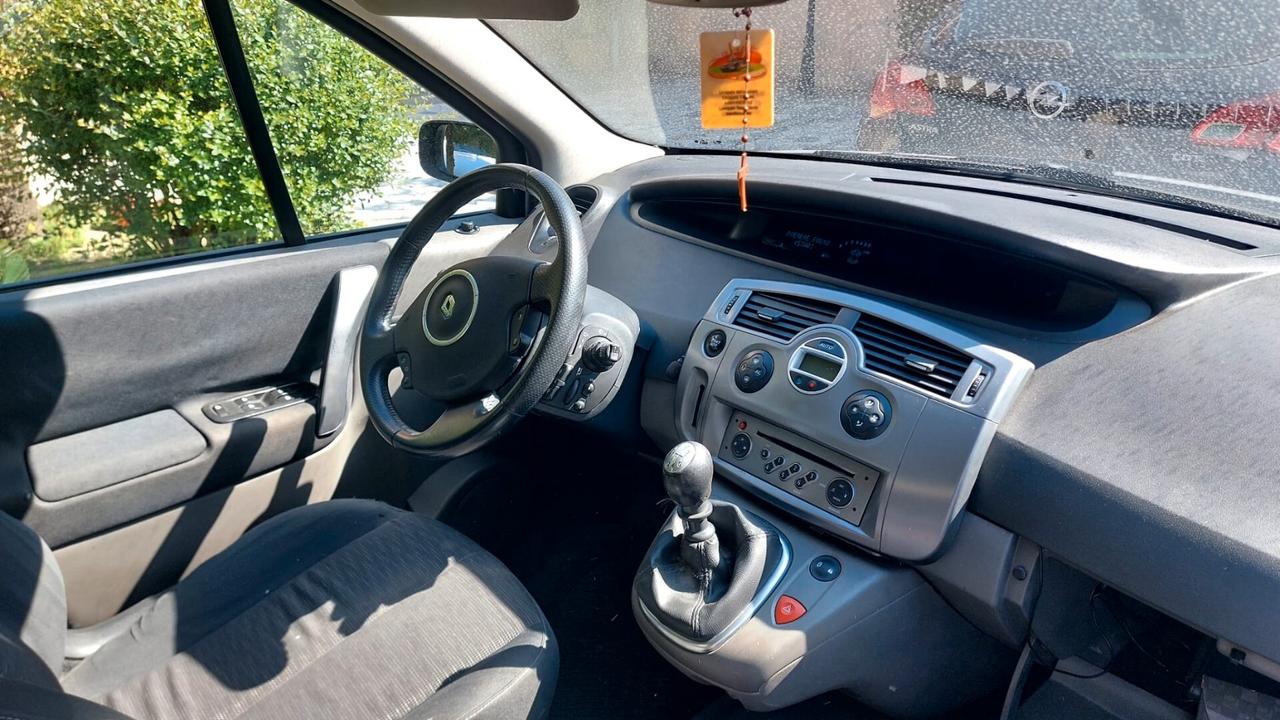 Renault Scenic Scénic 1.5 dCi/105CV Dynamique