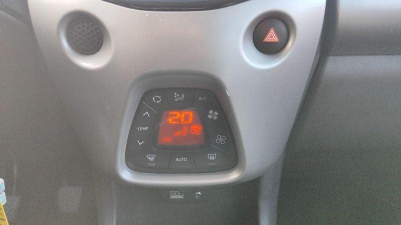 Toyota Aygo Aygo 1.0 VVT-i 69 CV 5 porte x-play