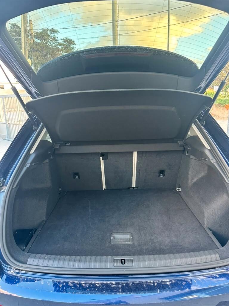 Audi Q3 35 TDI S tronic Business