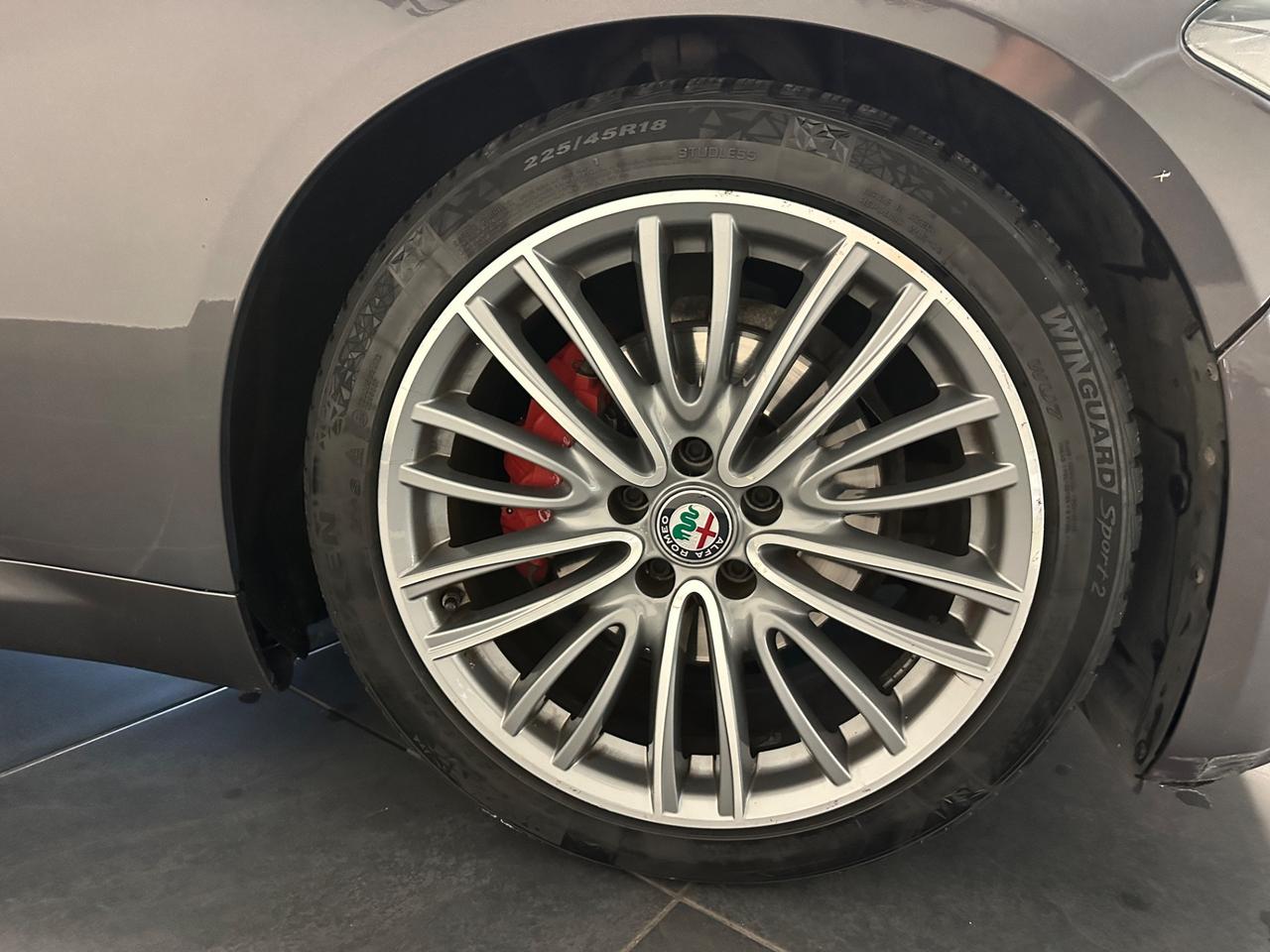 ALFA ROMEO GIULIA 2.2 T PELLE MARRONE 180CV UNIPRO