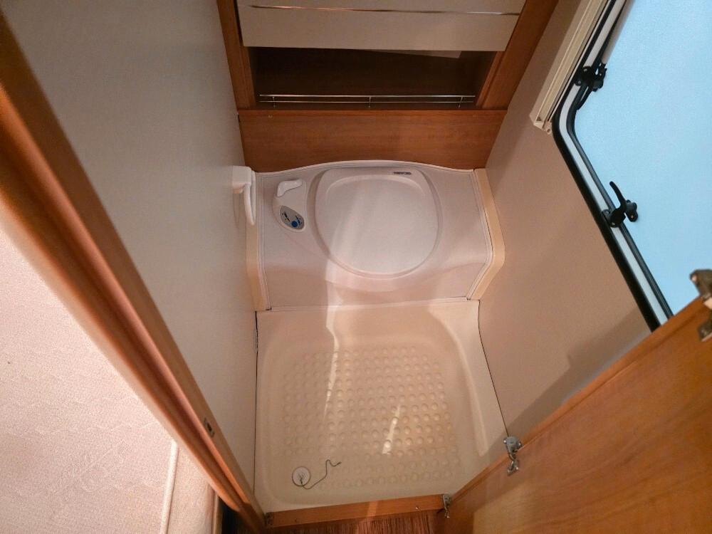 CARAVAN FENDT BIANCO SPORTIVO 395