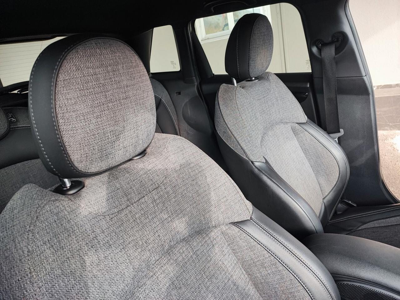 Mini 2.0 Cooper SD aut. Hype 5 porte