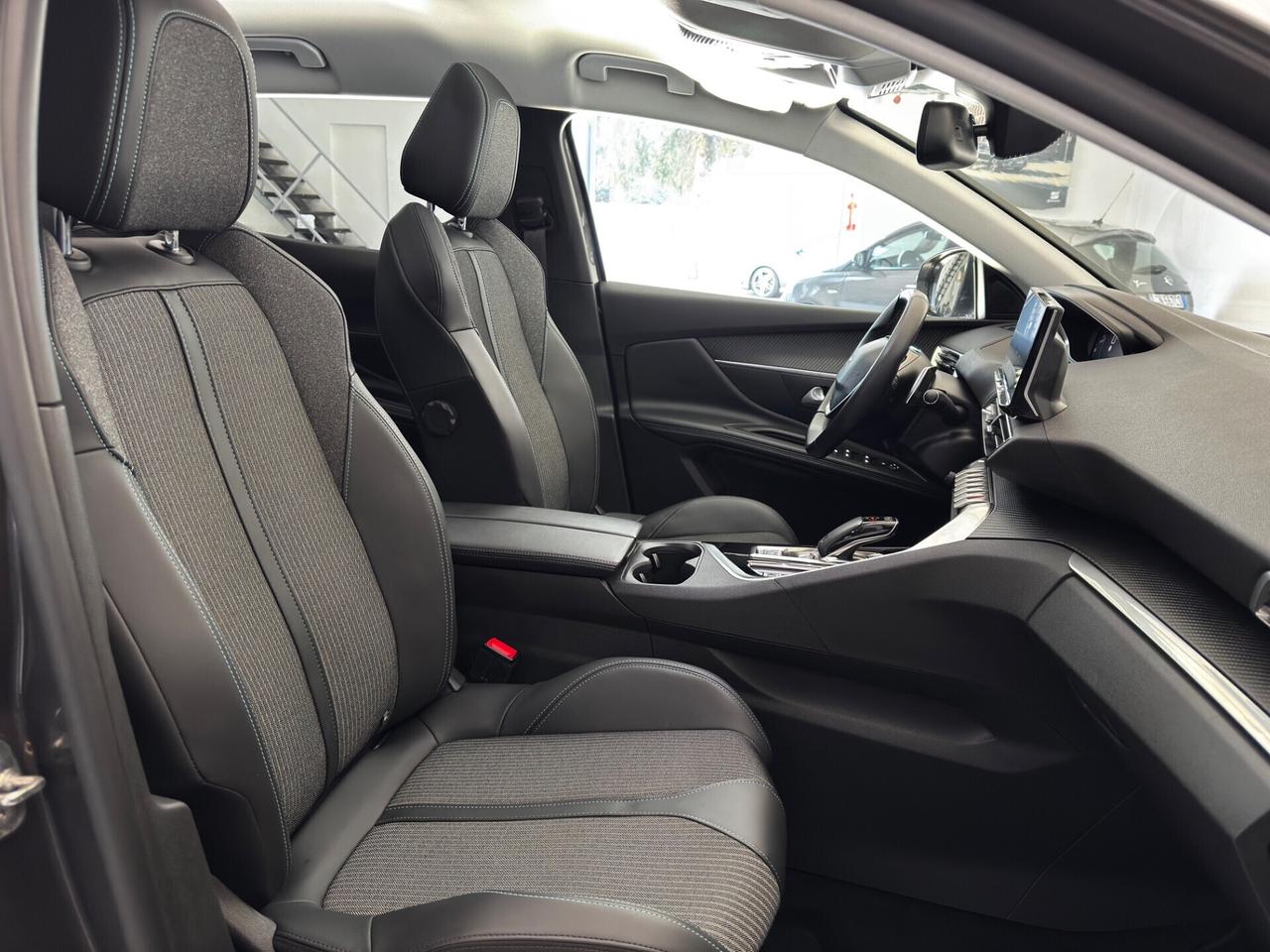 Peugeot 3008 BlueHDi 130 S&S EAT8 Allure Pack PROMO!