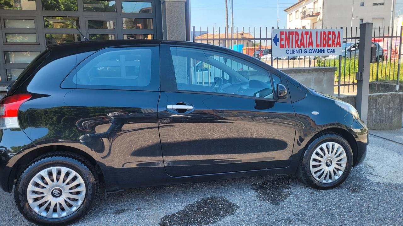 Toyota Yaris 1.4 D-4D DPF 3 porte Sol