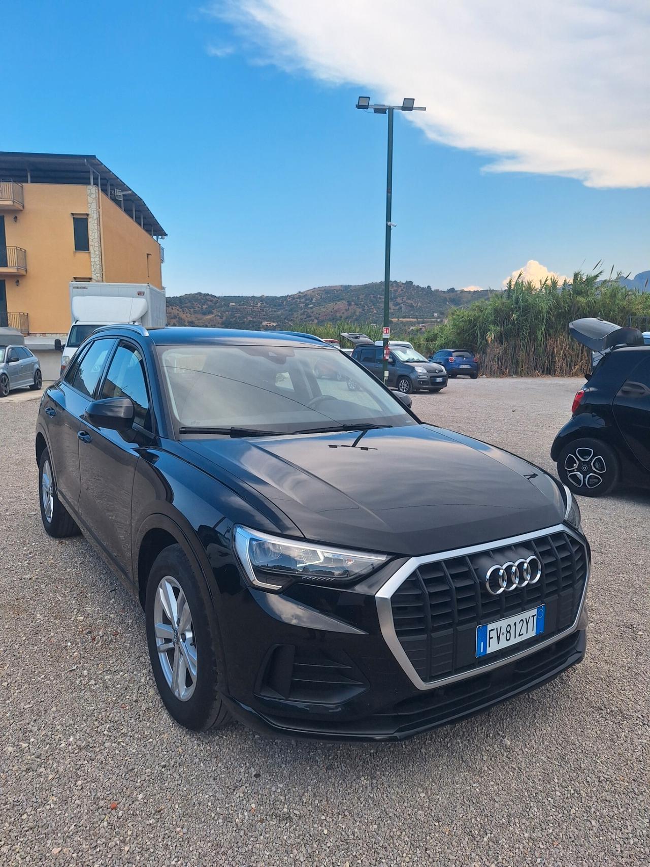Audi Q3 2.0 TDI 150 CV Business