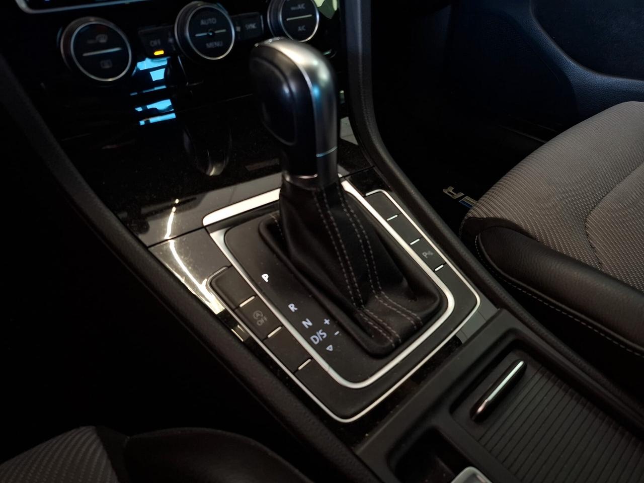Volkswagen Golf R-Line Benzina Automatica