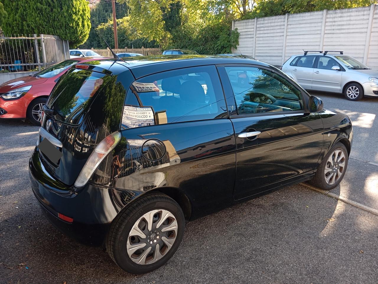 Lancia Ypsilon 1.2 Argento valuto permute