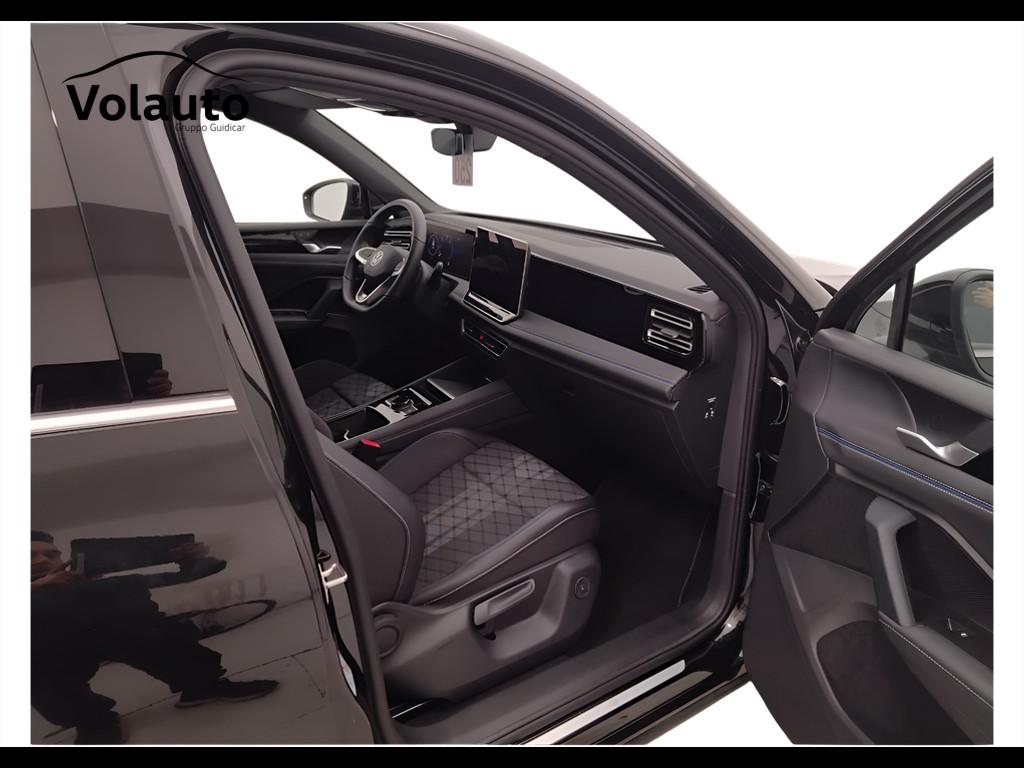 VOLKSWAGEN Tiguan III 2024 - Tiguan 2.0 tdi R-Line 150cv dsg