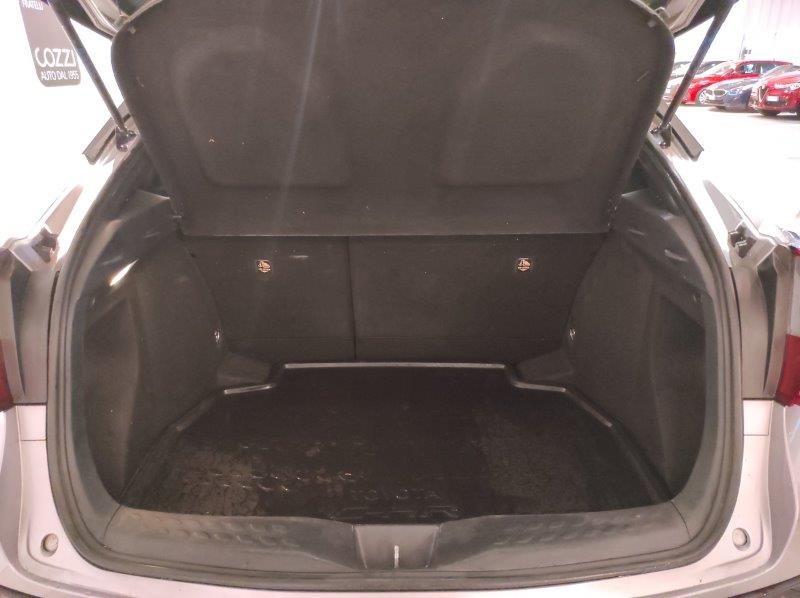 TOYOTA C-HR - C-HR 1.8 Hybrid E-CVT Business