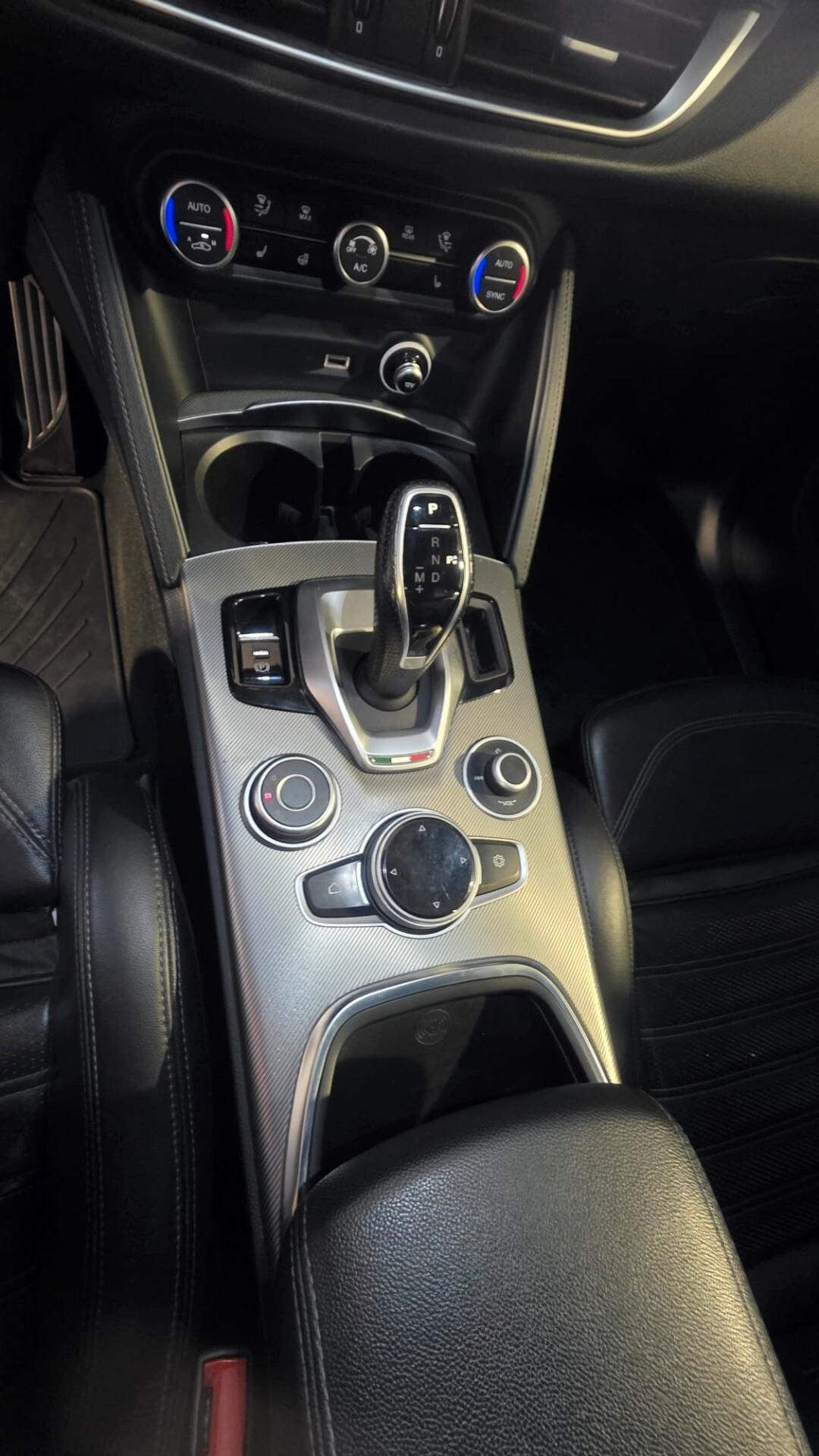 Alfa Romeo Stelvio 2.2 Turbodiesel 210 CV AT8 Q4 Veloce Tì