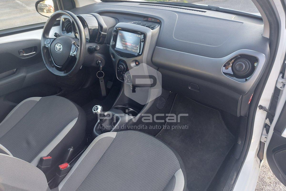 TOYOTA Aygo Connect 1.0 VVT-i 72 CV 5 porte x-play