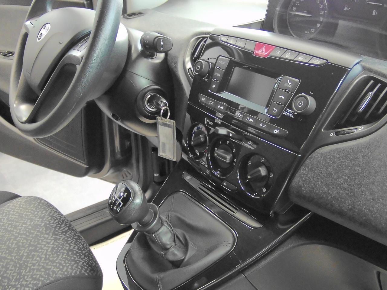 Lancia Ypsilon 1.0 FireFly 5 porte S&S Hybrid Silver Plus