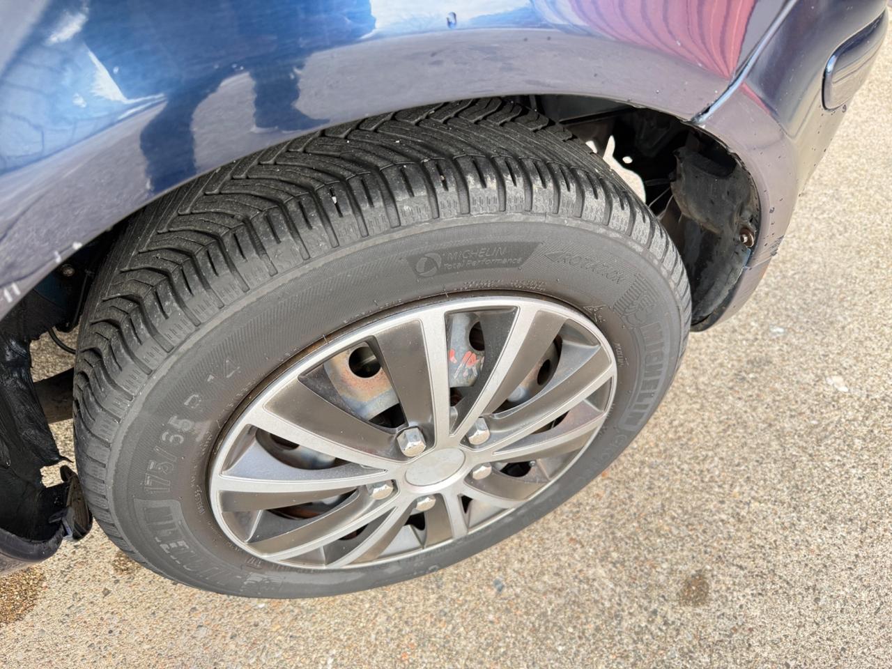 Toyota Yaris 1.3 5 porte Sol