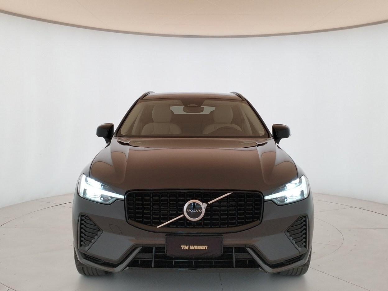 VOLVO XC60 2.0 b4 Plus Dark awd auto