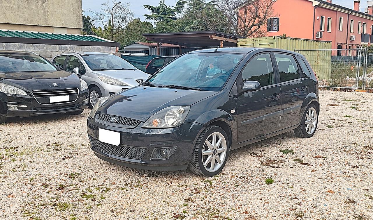 Ford Fiesta 1.2 16V 5p. Ghia OK NEOPATENTATI