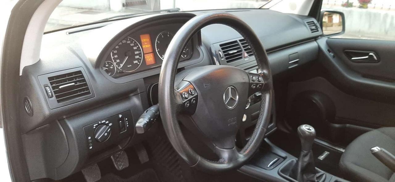 Mercedes-benz A 160 BlueEFFICIENCY Avantgarde