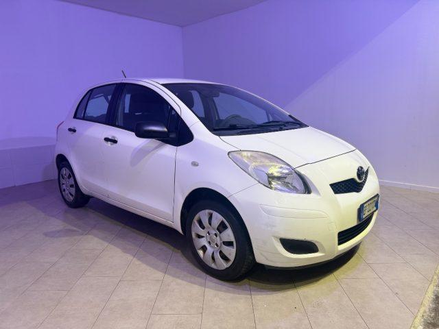 TOYOTA Yaris 1.0 5 porte Now
