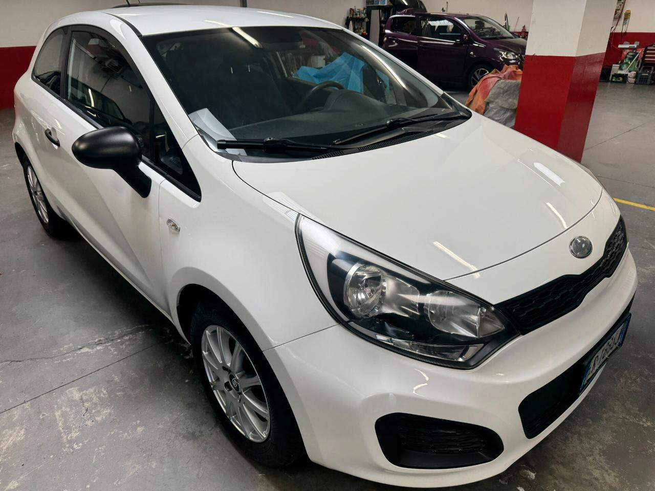 Kia Rio 1.2 CVVT 3p. LX