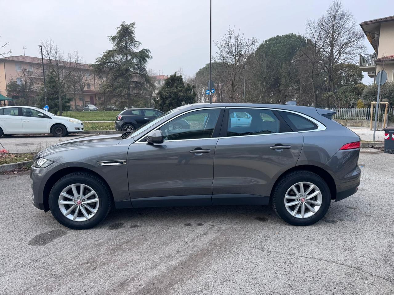 Jaguar F-Pace 2.0 D 180 CV AWD Portfolio