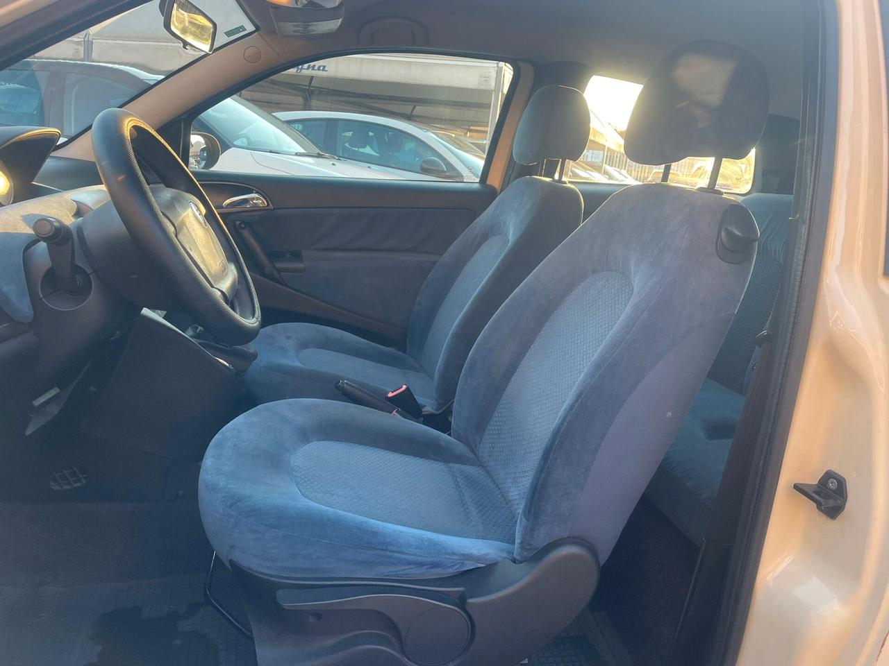 Lancia Ypsilon 1.2 16V Argento GPL