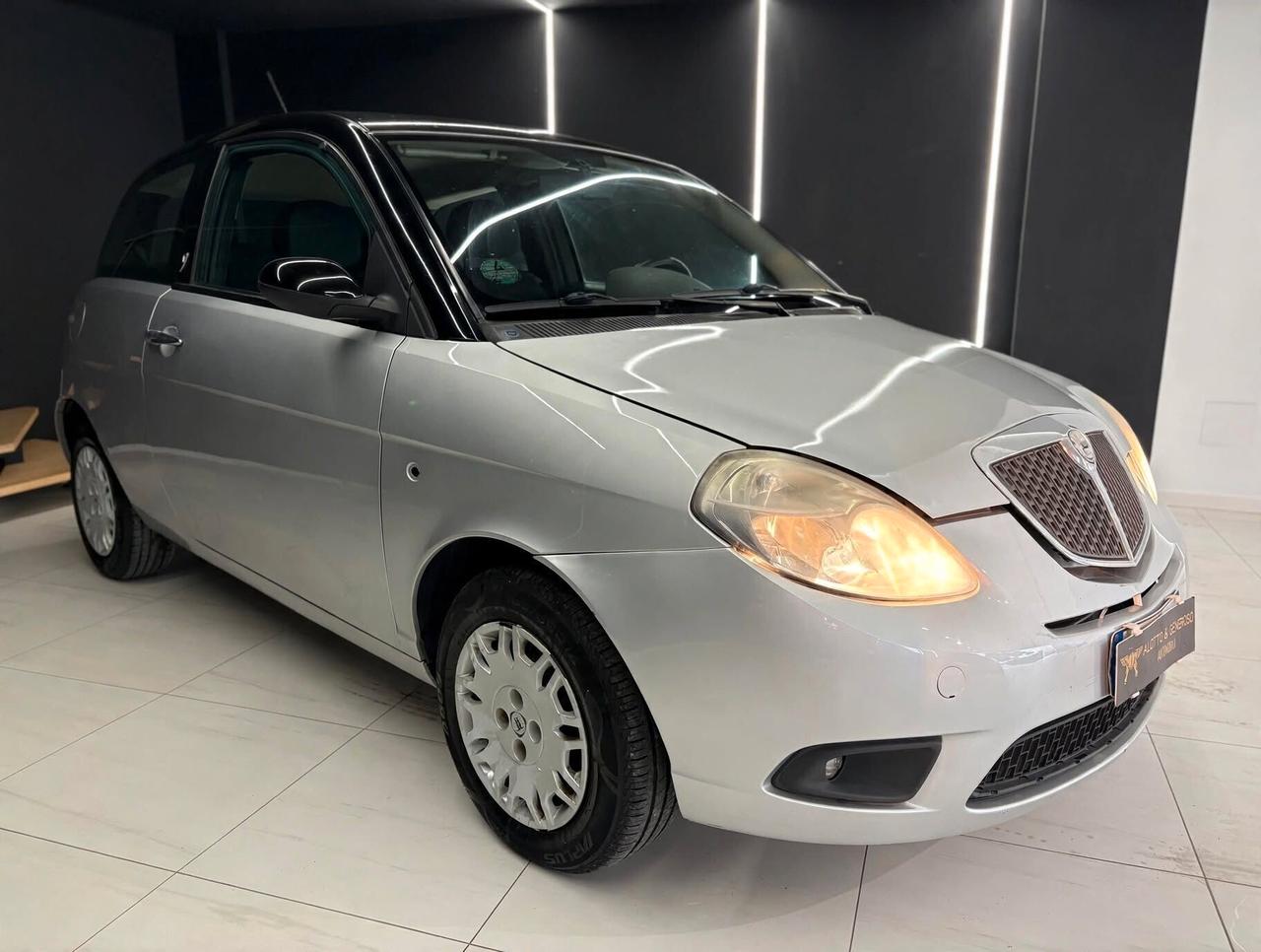 Lancia Ypsilon 1.2 Argento