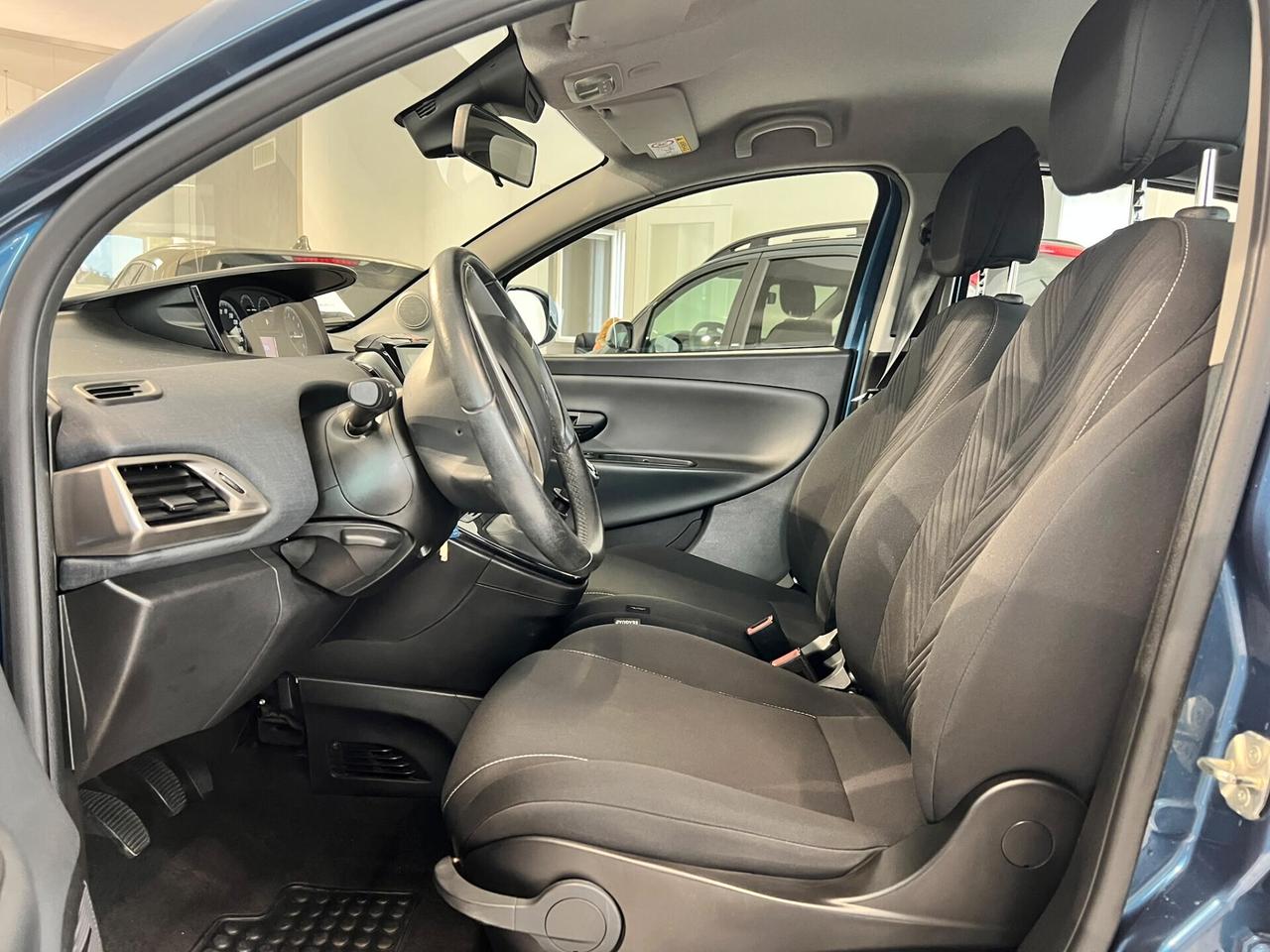 Lancia Ypsilon 1.0 FireFly 5 porte S&S Hybrid Gold