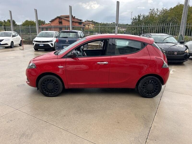 Lancia Ypsilon LANCIA YPSILON HYBRID SILVER 1.0 70 CV