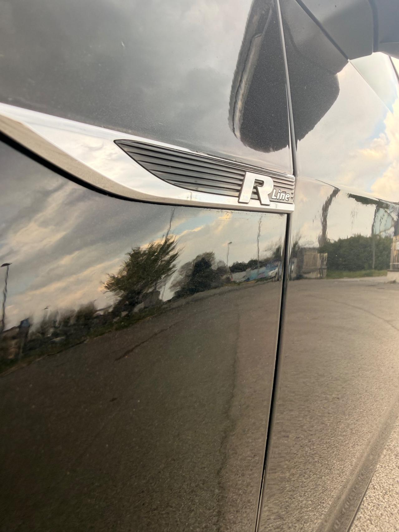 Volkswagen Golf 2.0 TDI DSG 5p. R-Line