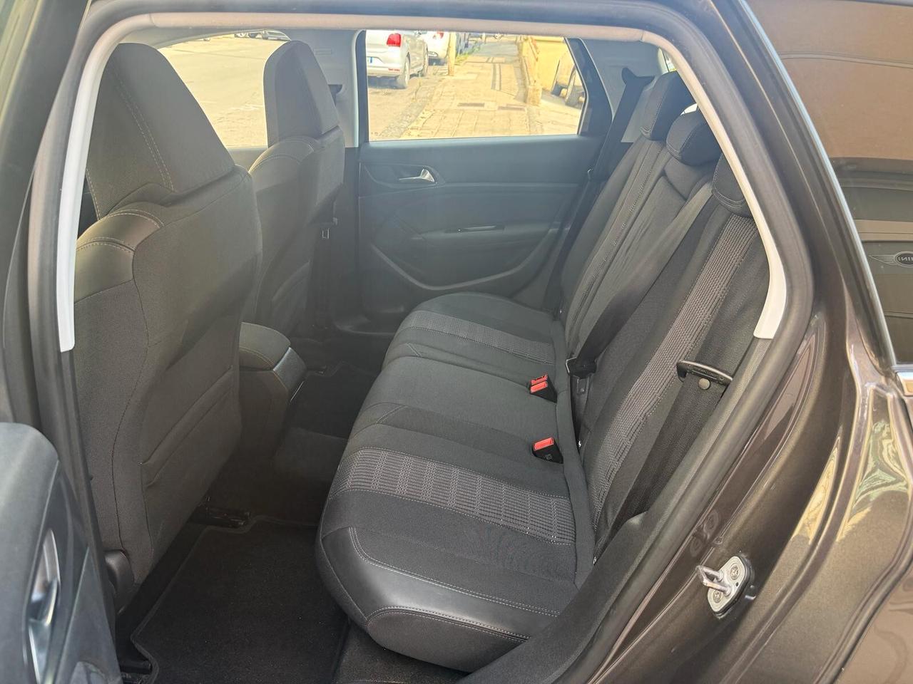 Peugeot 308 BlueHDi 130 S&S SW Allure