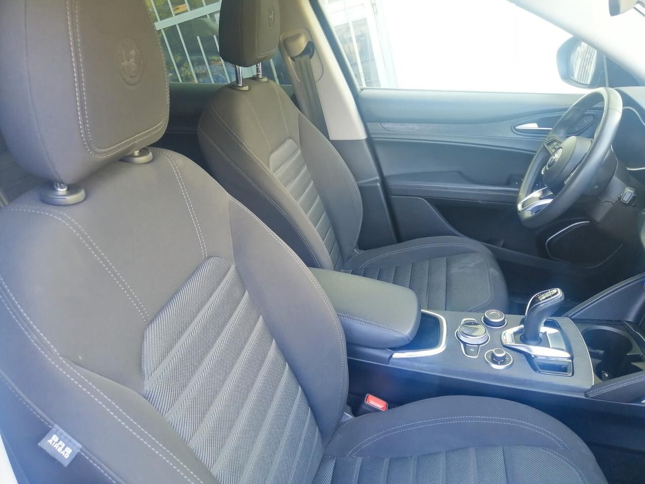 Alfa Romeo Stelvio 2.2 MJl 160 CV AT8 RWD