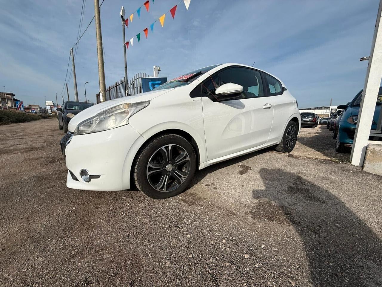 Peugeot 208 PureTech 82 3 porte Allure