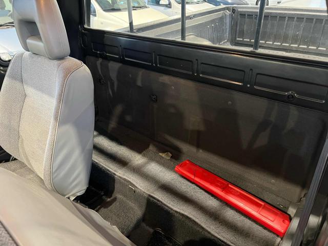 MITSUBISHI L200 2.5 TD 4WD Club Cab Pick-up