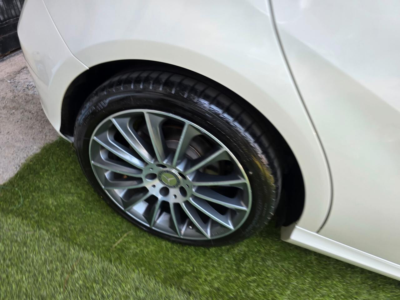 M.B A180CDI 110CV Premium 180000KM-2013