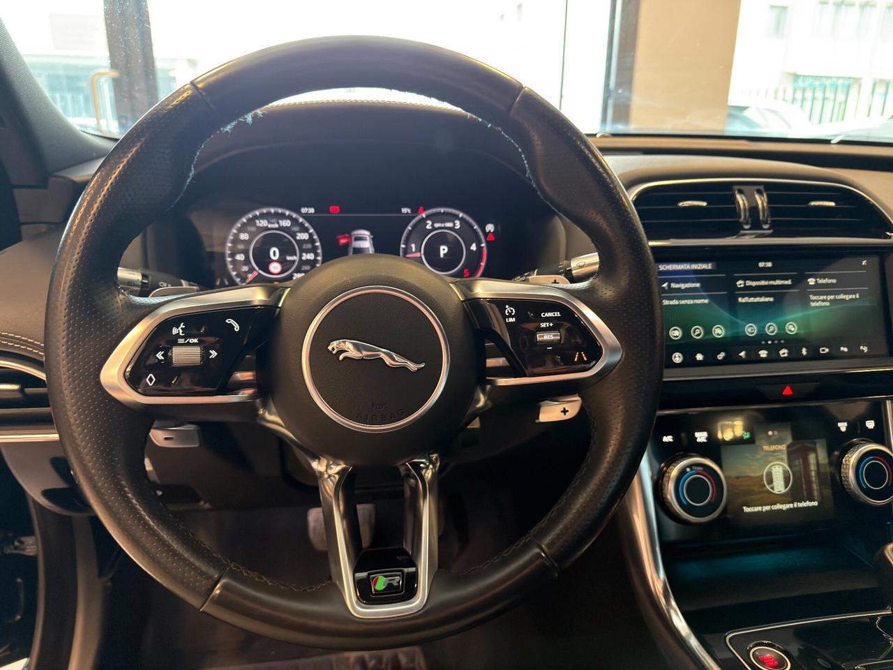 Jaguar XE 2.0 D 180 CV aut. HSE