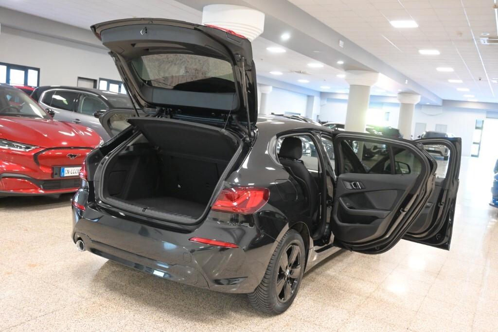 Bmw 116 118d 5p. Business Advantage
