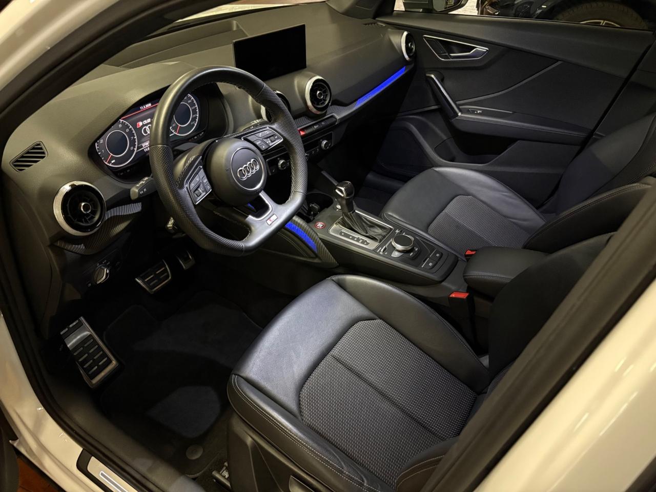 Audi Q2 SQ2 TFSI quattro S tronic sport attitude