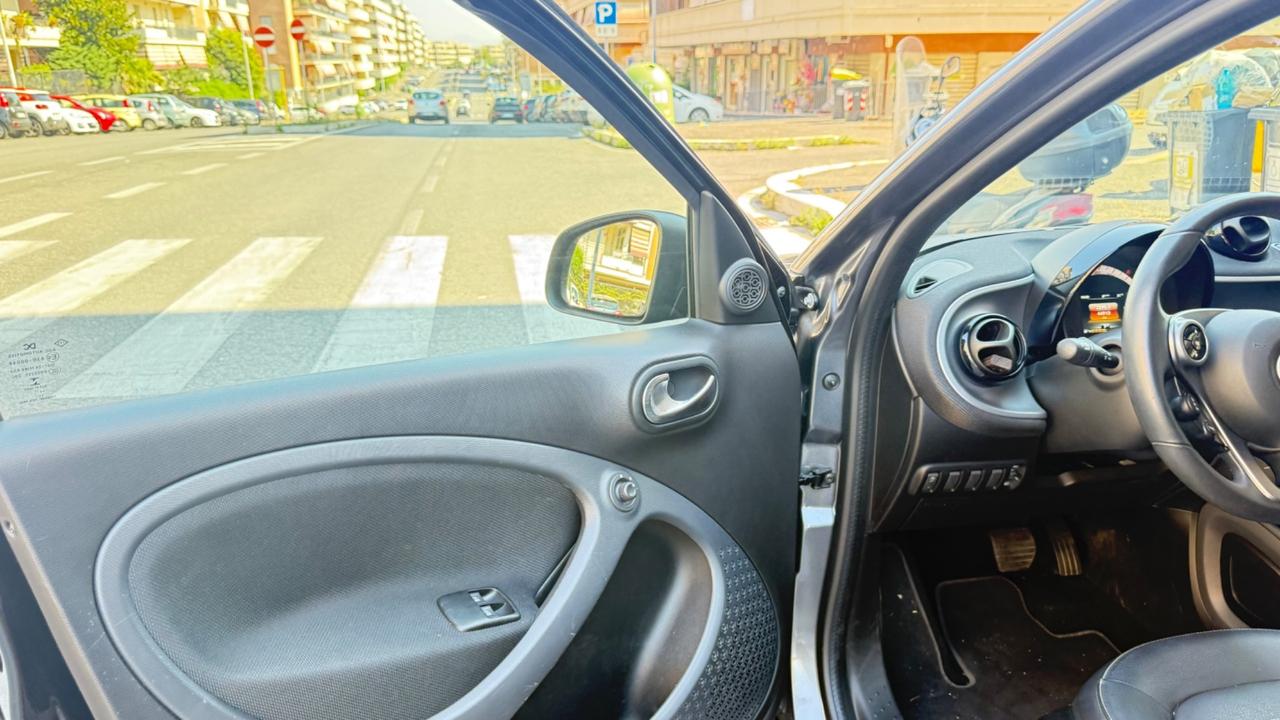 Smart ForFour 70 1.0 Prime LED NAVI PDC BLUETOOTH CERCHI 15 BRACCIOLO