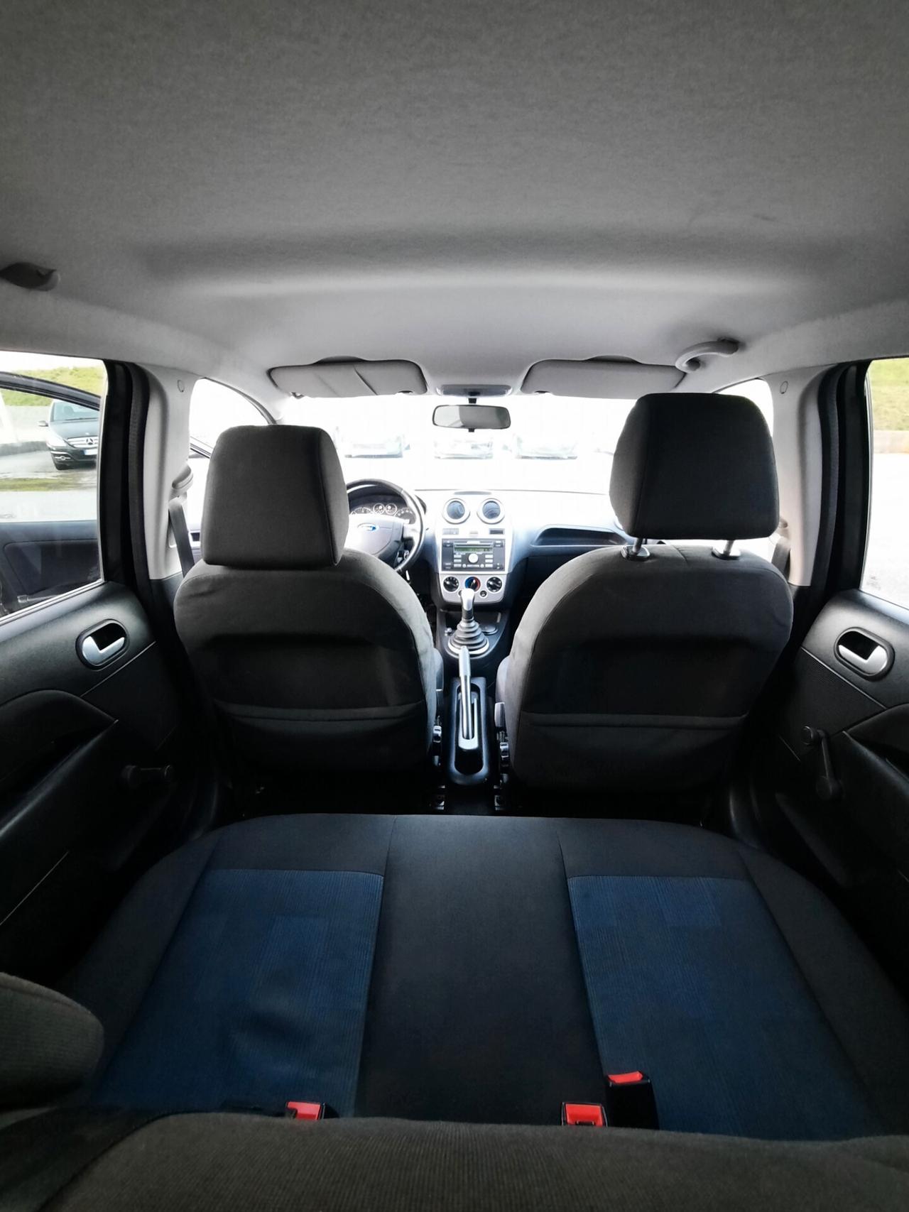 Ford Fiesta 1.4 TDCi 5p. Ghia UNICO.PRO