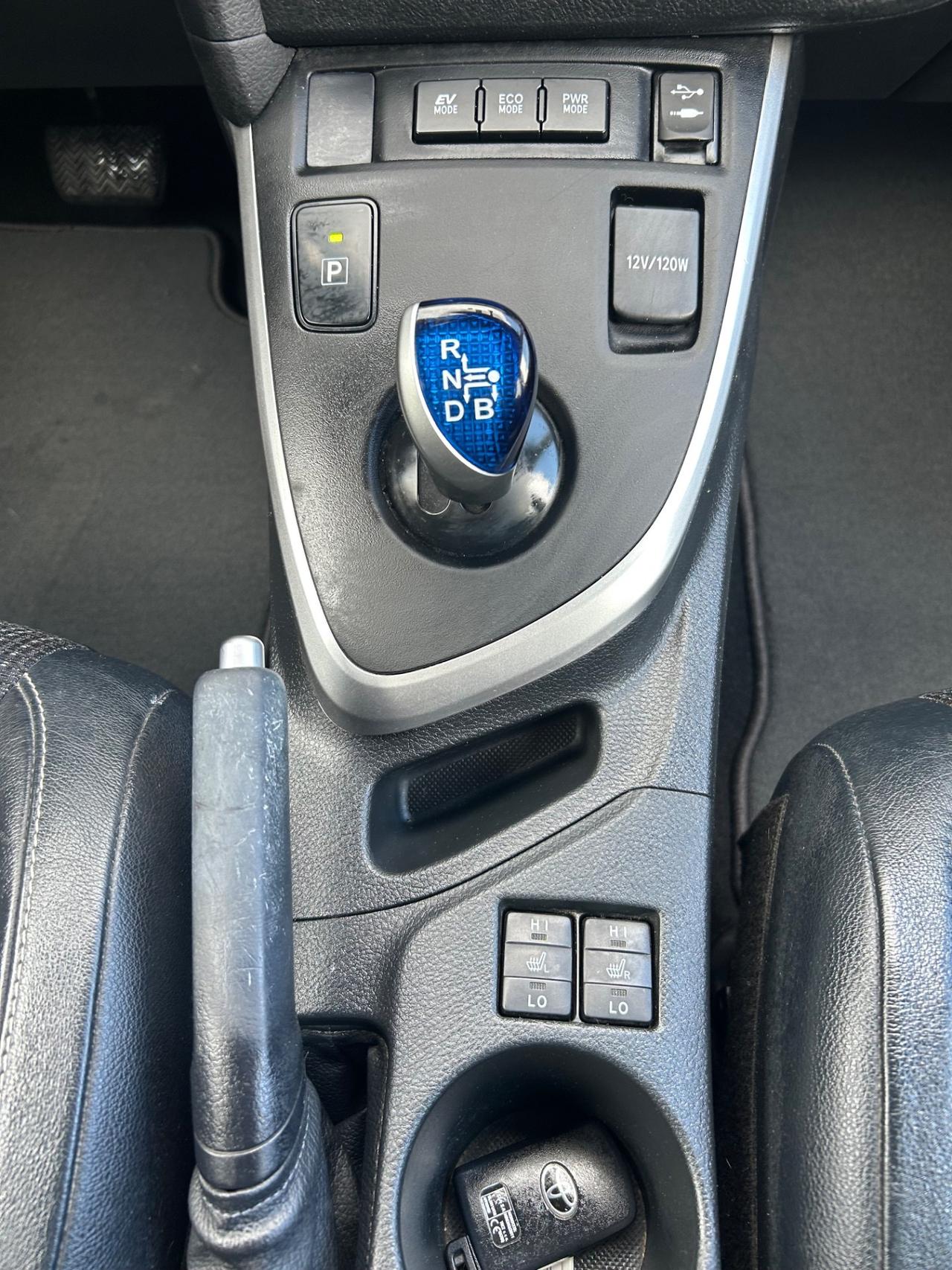 Toyota Auris 1.8 Hybrid Business